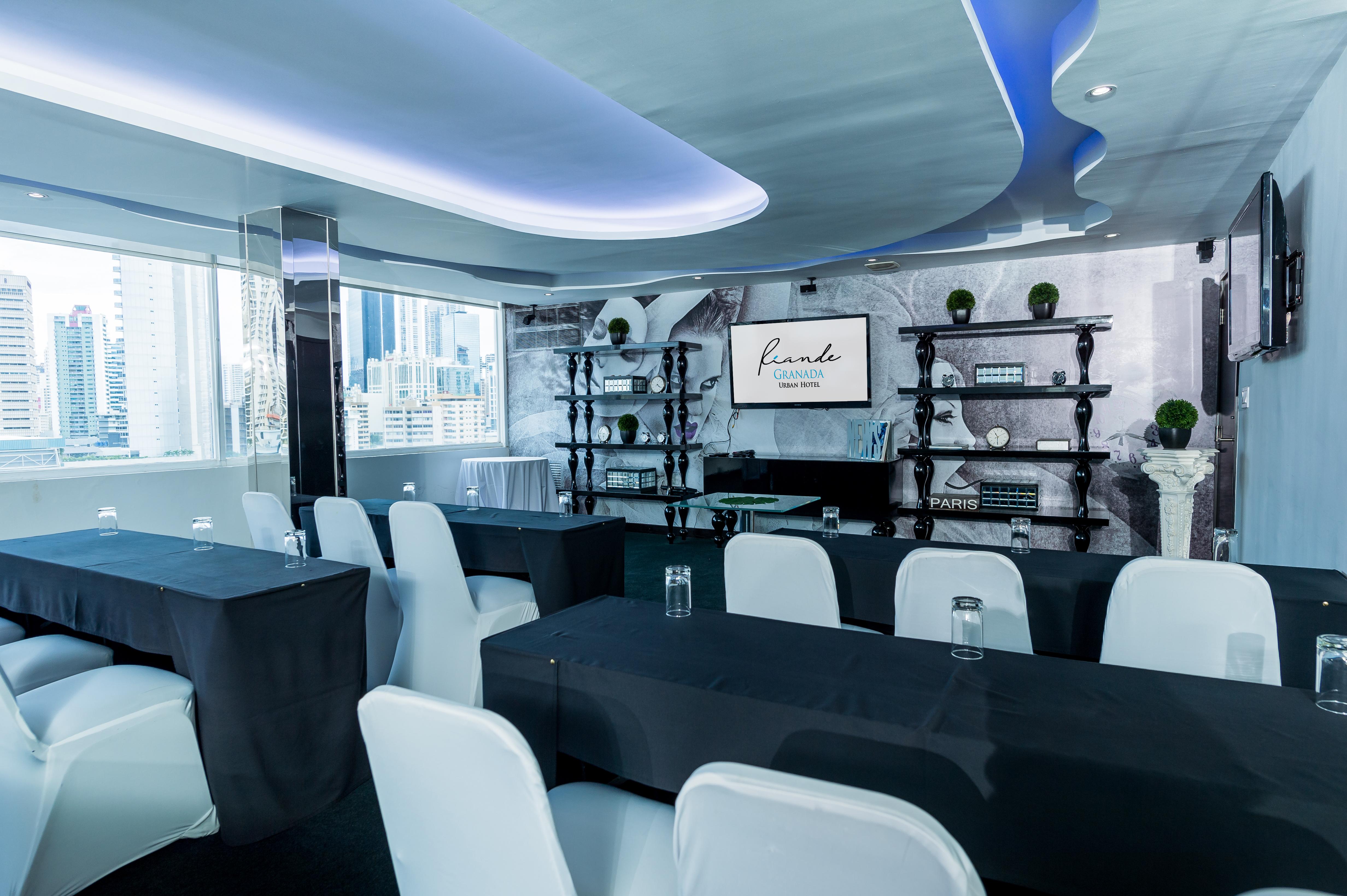 Riande Urban Hotel 4*